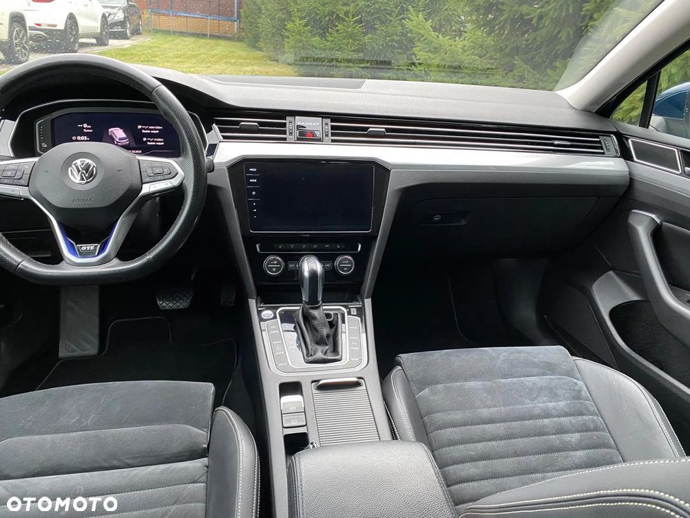 Volkswagen Passat - 13