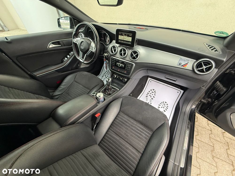 Mercedes-Benz CLA 200 AMG Line - 19