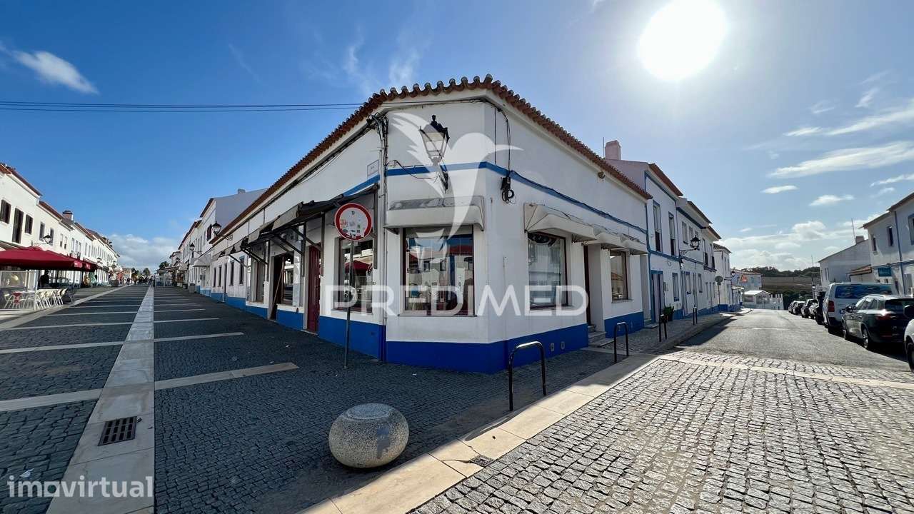 Moradia Com Logradouro e 2 Espaços Comerciais, Centro de Porto Covo. - Grande imagem: 2/35