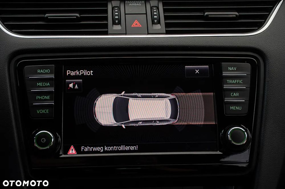 Skoda Octavia 2.0 TDI DSG RS - 38