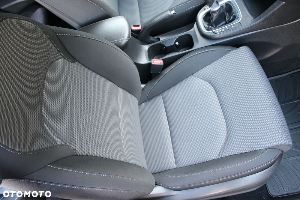 Hyundai i30 1.4 Passion Plus - 37