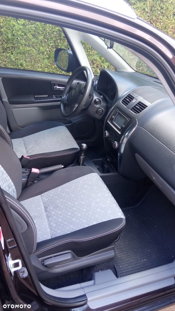 Suzuki SX4 Classic 1.6 VVT 4x2 Comfort - 8