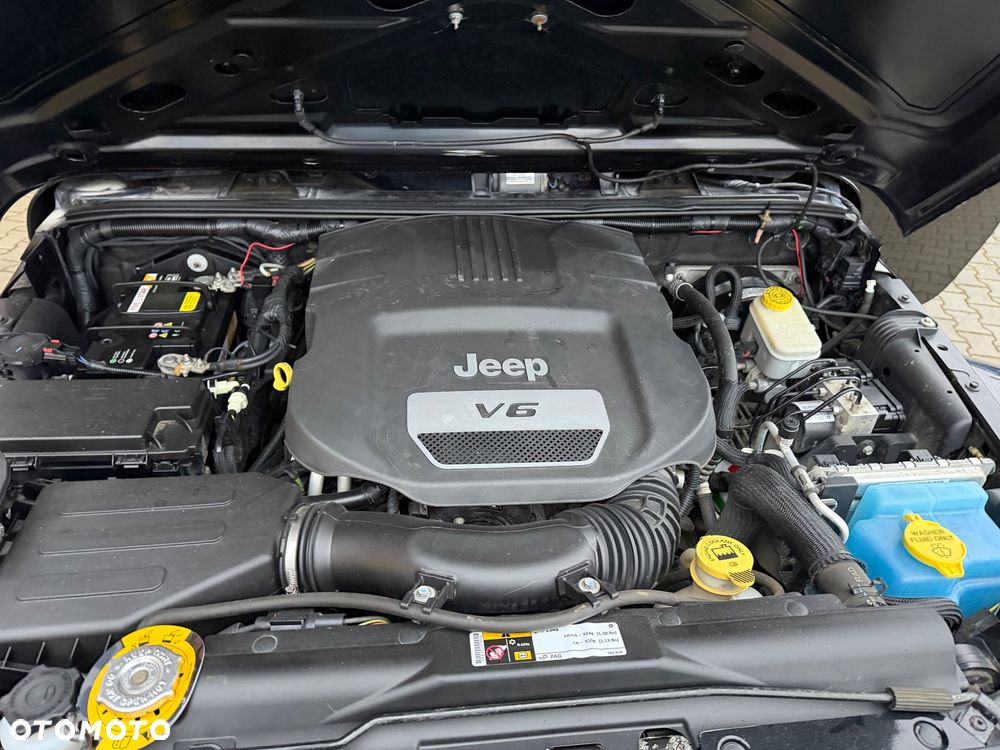 Jeep Wrangler 3.6 Unlim Sahara - 16