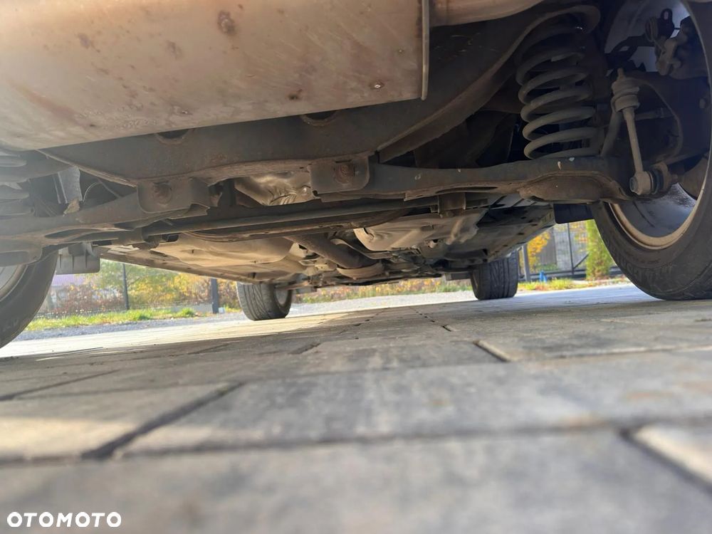 Ford Kuga 2.0 TDCi 2x4 Titanium - 21