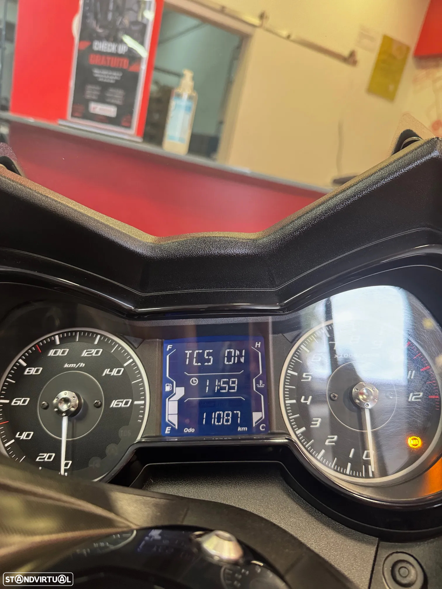 Yamaha X-Max - 7