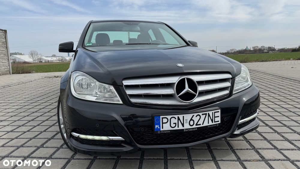 Mercedes-Benz Klasa C 180 CGI BlueEff Elegance - 5