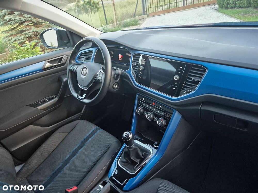 Volkswagen T-Roc - 16