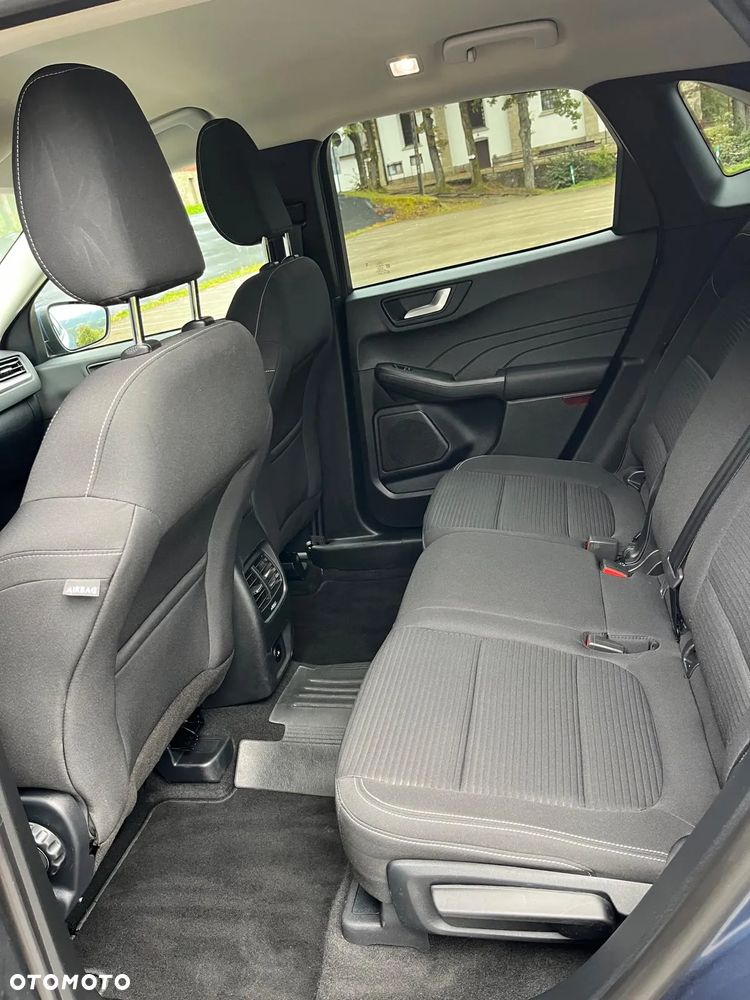 Ford Kuga - 10