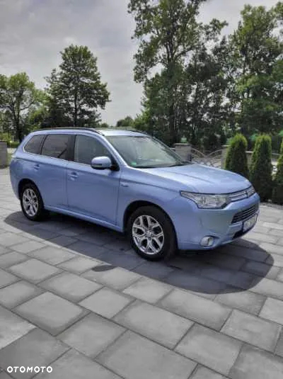 Mitsubishi Outlander - 4