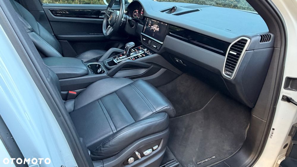 Porsche Cayenne - 8