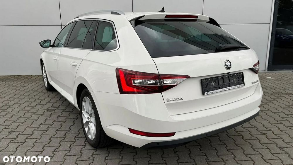 Skoda Superb 2.0 TDI DSG Premium Edition - 4