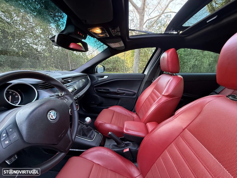 Alfa Romeo Giulietta ver-1750-tbi-quadrifoglio-verde - 22