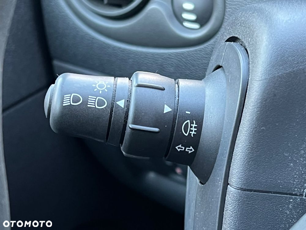 Renault Clio 1.4 Arctica - 18