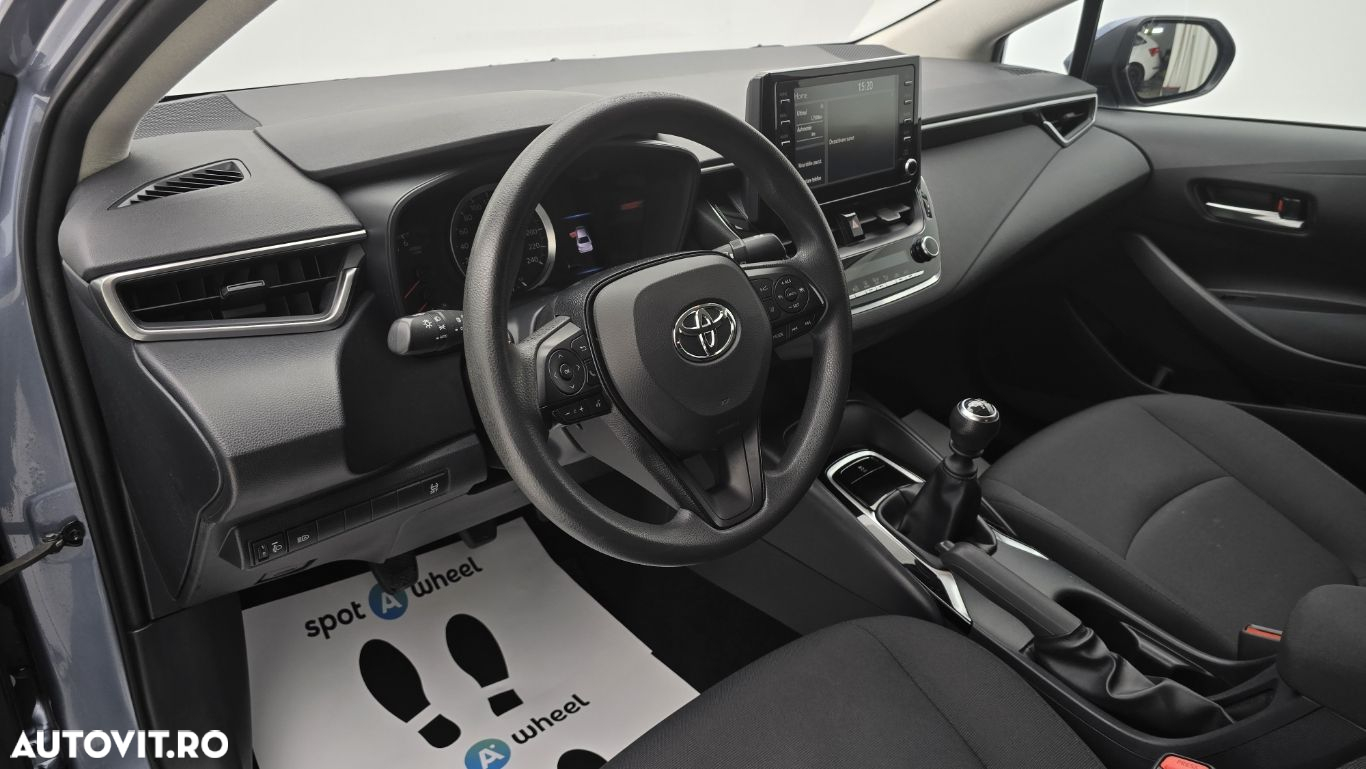 Toyota Corolla - 13