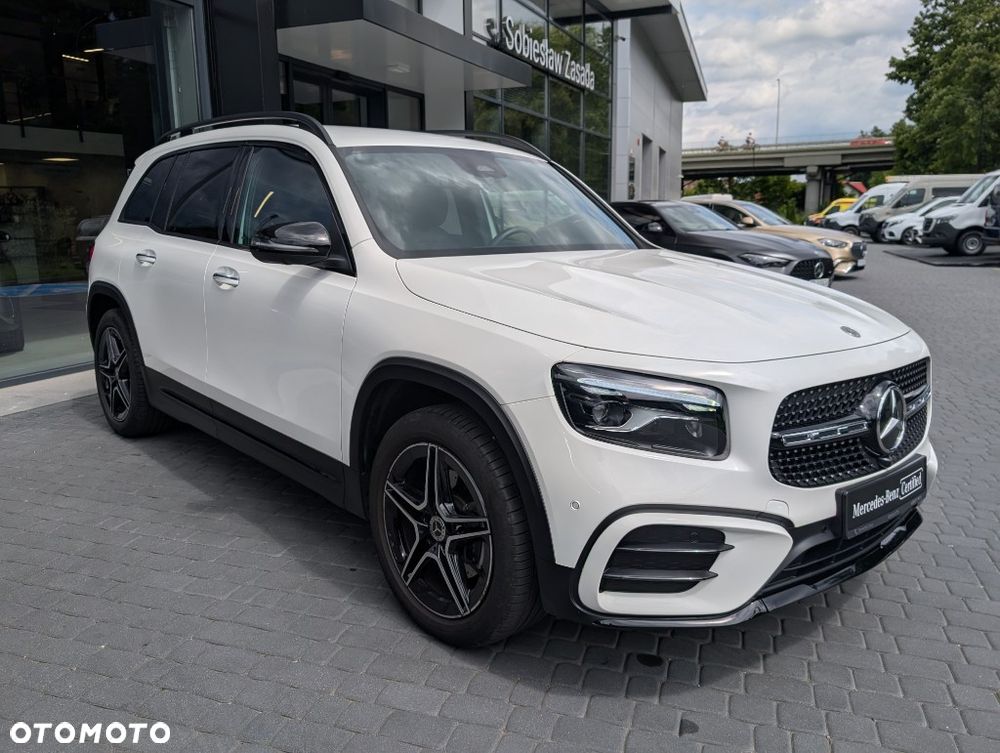 Mercedes-Benz GLB 200 AMG Line 7G-DCT - 3