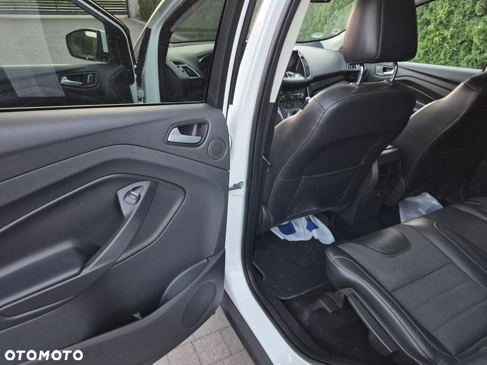 Ford Kuga - 28