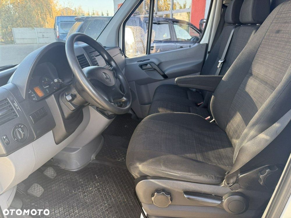 Mercedes-Benz Sprinter - 16