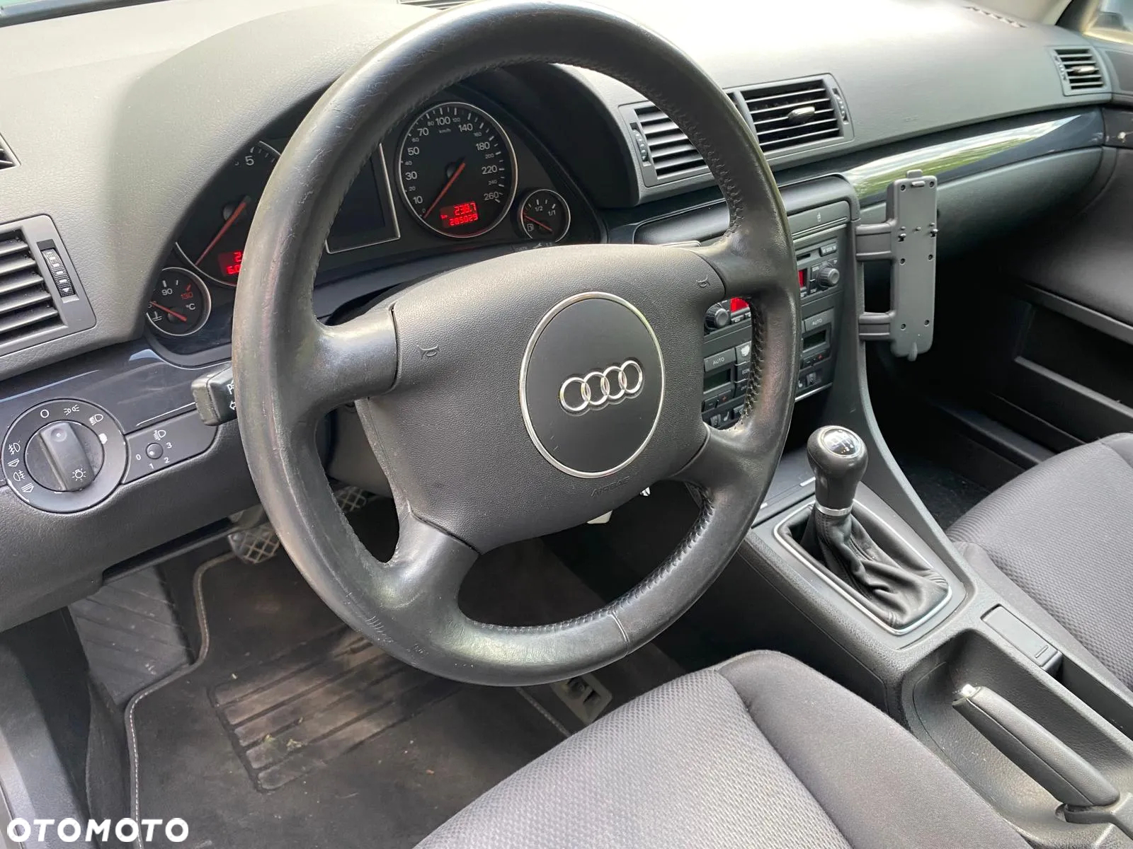 Audi A4 2.4 - 11