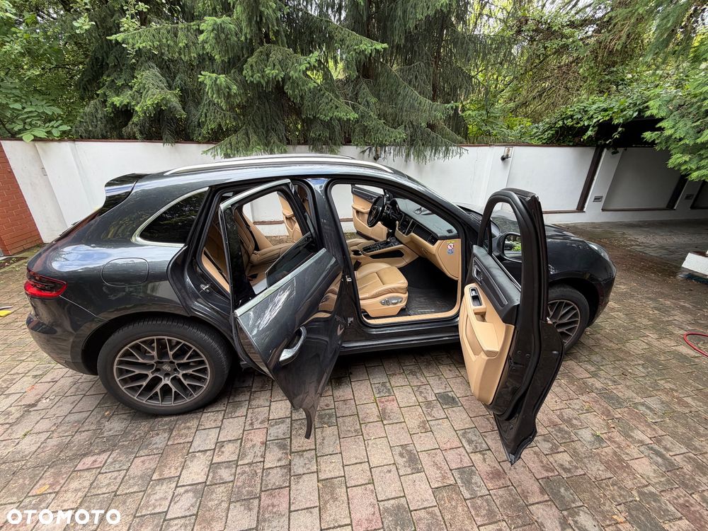 Porsche Macan - 1