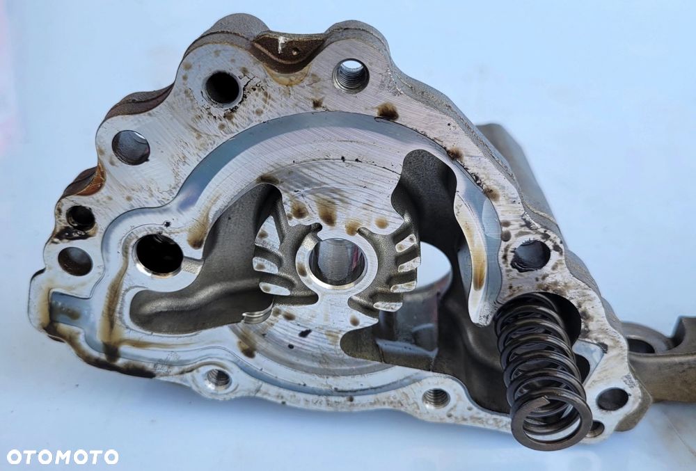 POMPA OLEJU BMW E60 E63 E65 E83 E84 E87 E90 E92 N54B30 3.0B 7545939 7560250 - 9