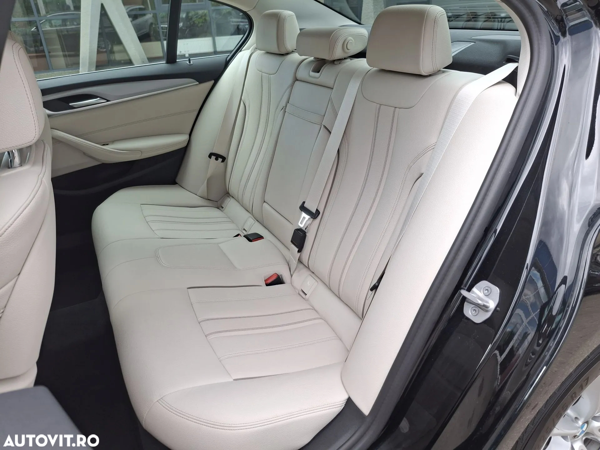 BMW Seria 5 520i AT MHEV - 22