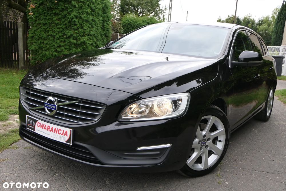 Volvo V60 D2 Drive-E Momentum - 1