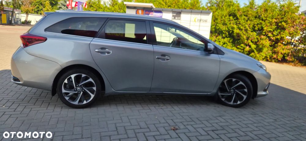 Toyota Auris 1.6 D-4D Design Edition - 18