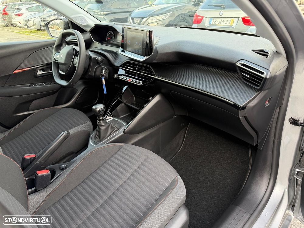 Peugeot 208 1.2 PureTech Allure - 15