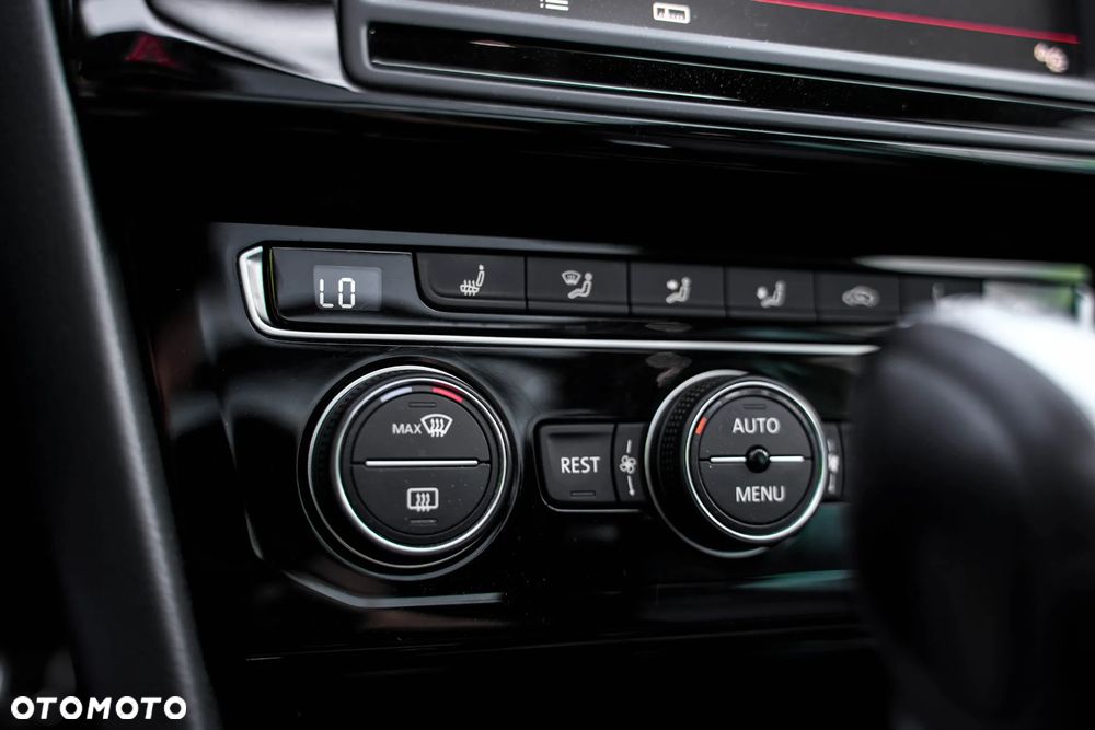 Volkswagen Passat - 29
