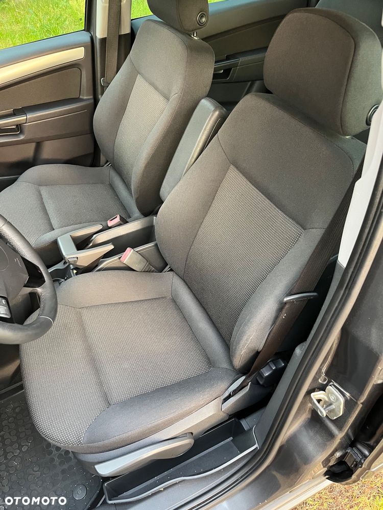 Opel Zafira 1.6 - 9