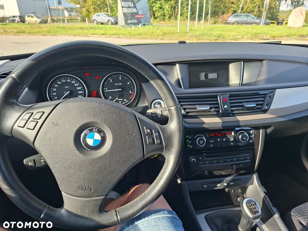 BMW X1 xDrive18d xLine - 10