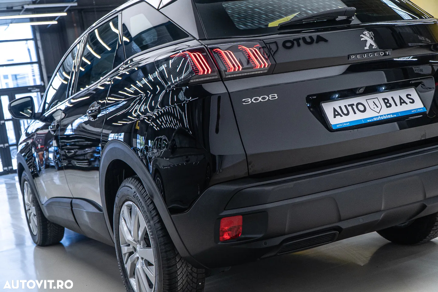 Peugeot 3008 1.2 PureTech 130 EAT8 Allure Pack - 31