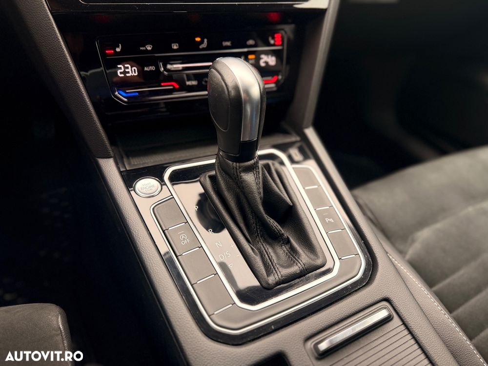 Volkswagen Passat - 8