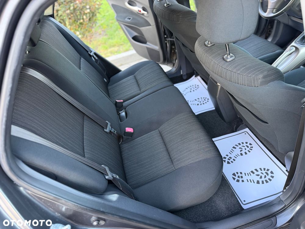 Toyota Auris 1.6 VVT-i Executive - 28
