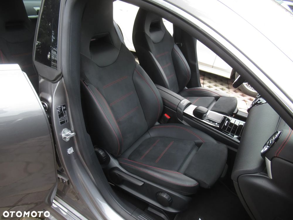 Mercedes-Benz CLA 200 AMG Line 7G-DCT - 11