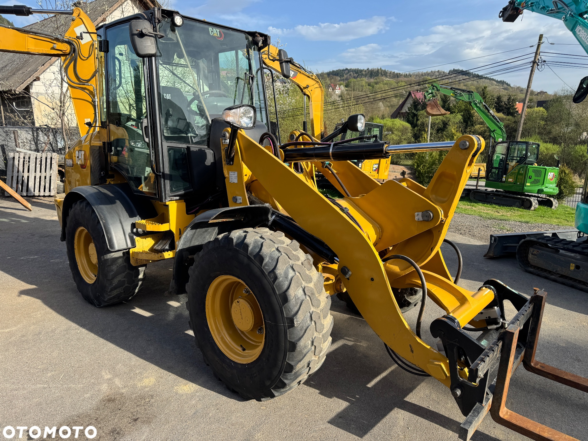 Caterpillar 908M CAT 906 JAK NOWA 1500h rok 2021 - 5