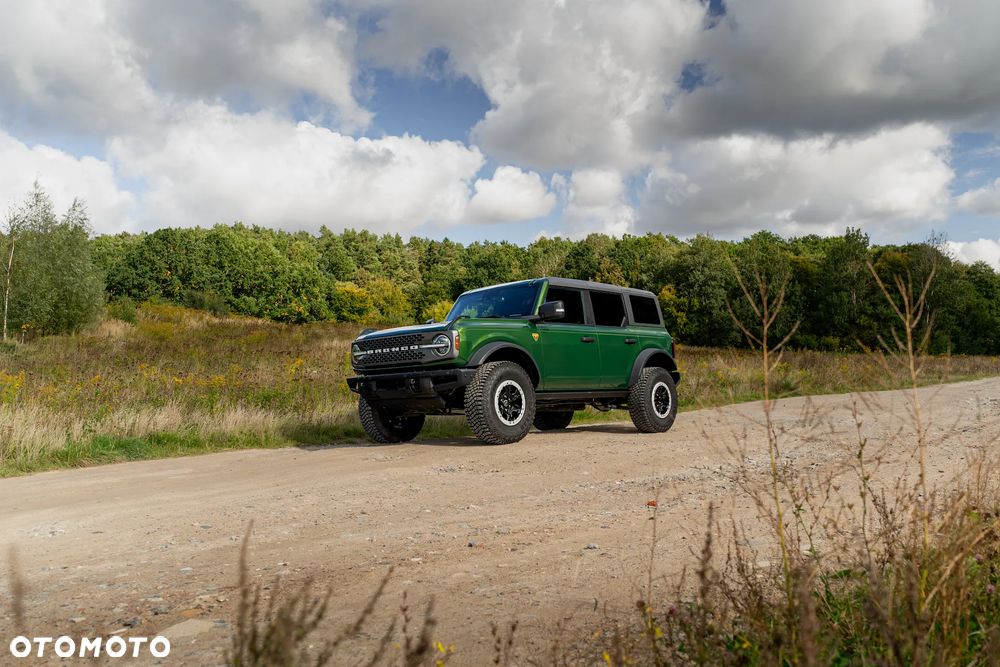 Ford Bronco - 9