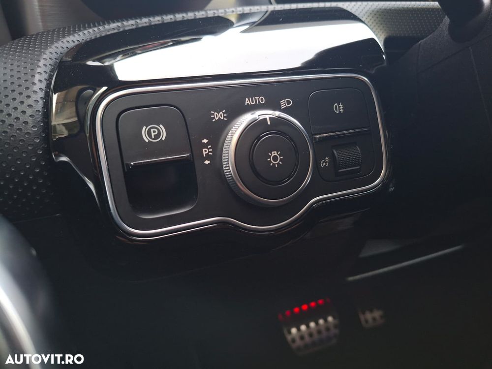 Mercedes-Benz CLA 180 d 7G-DCT - 31