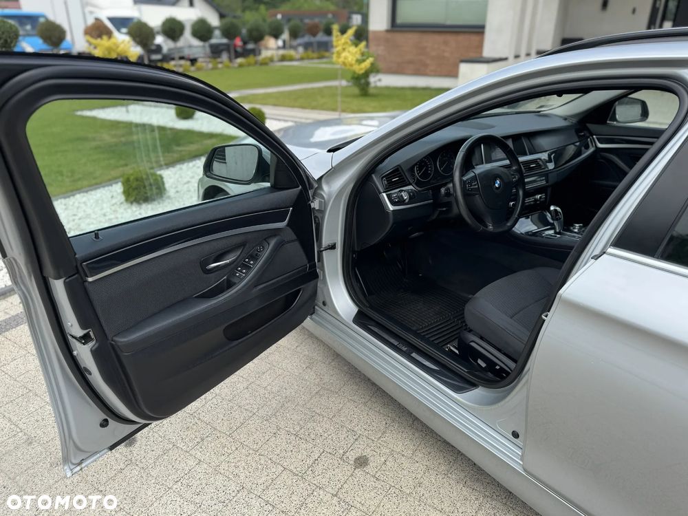 BMW Seria 5 520d - 23