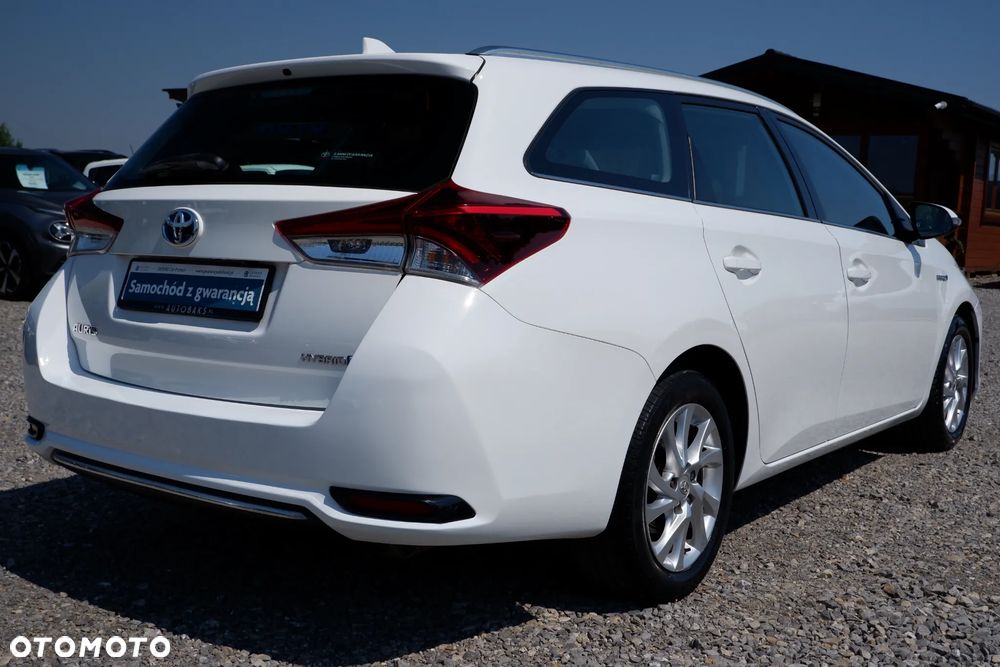 Toyota Auris 1.8 HSD Luna - 31
