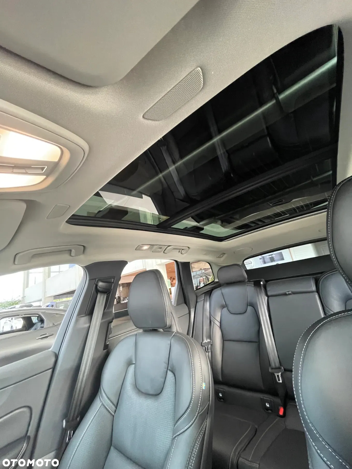 Volvo XC 60 T8 Plug-In Hybrid AWD Ultra Bright - 10