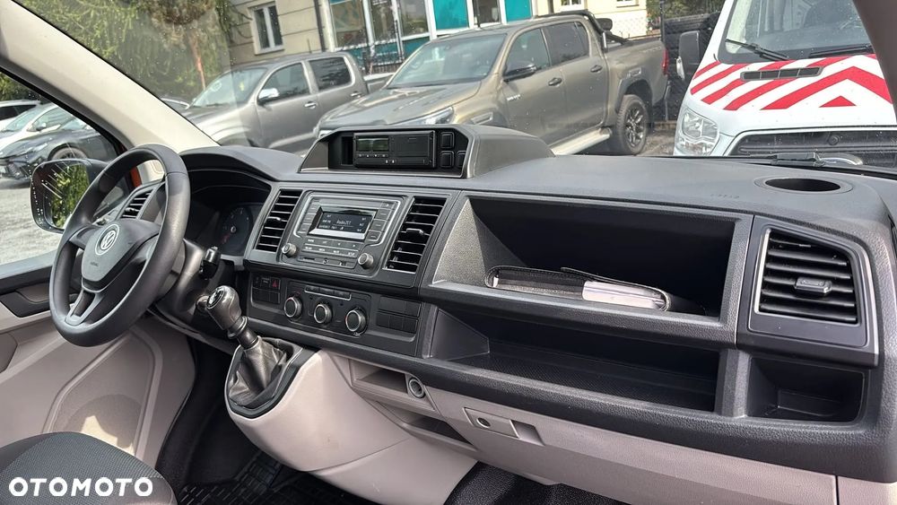 Volkswagen Transporter - 22