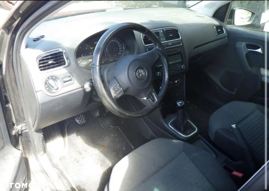 Volkswagen Polo - 2