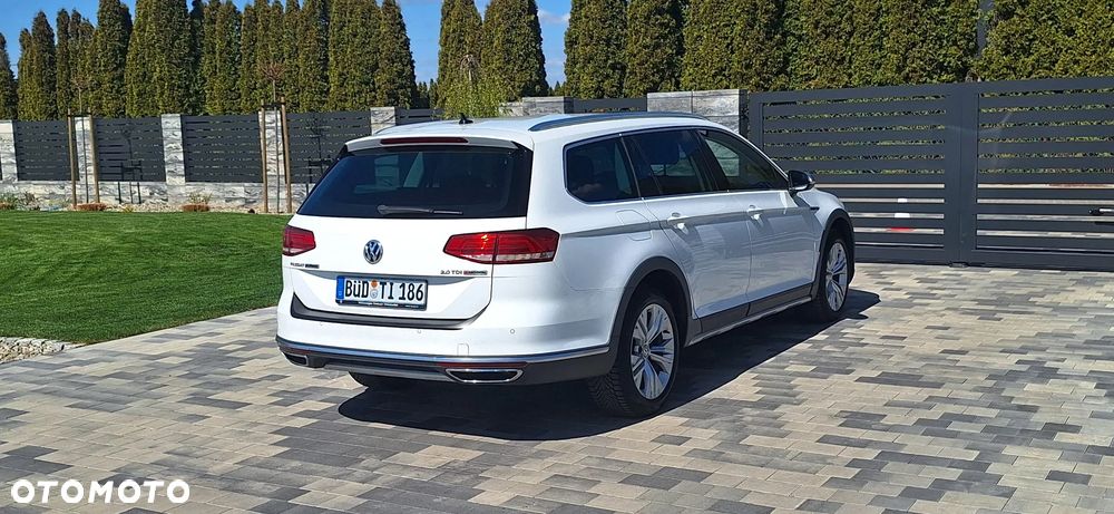 Volkswagen Passat 2.0 TDI SCR DSG 4Motion Elegance - 12