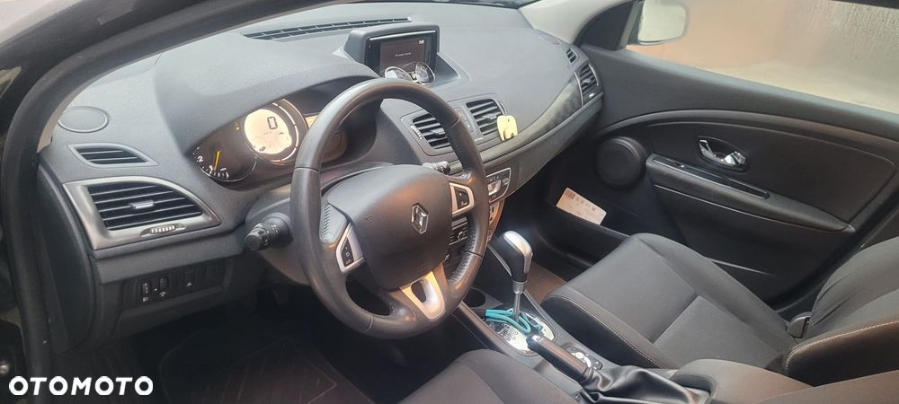 Renault Megane dCi 110 FAP EDC Dynamique - 4