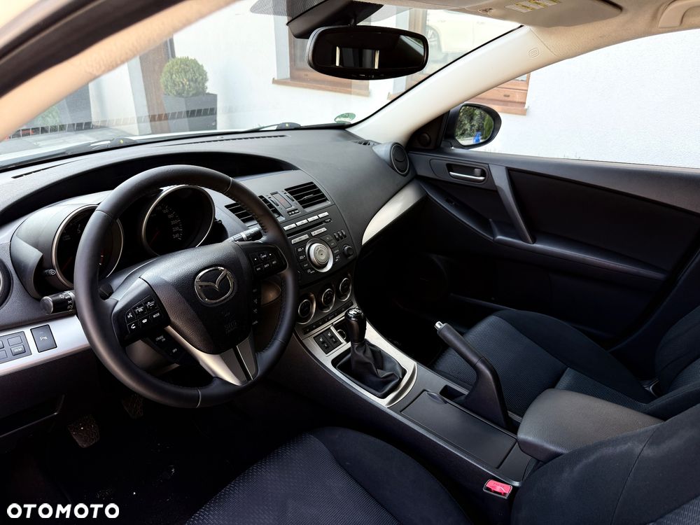 Mazda 3 1.6 Exclusive + - 5