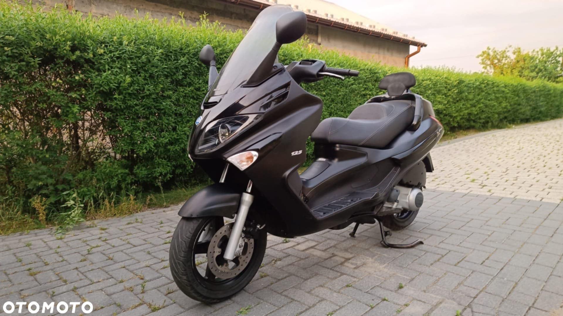 Piaggio Xevo - 1