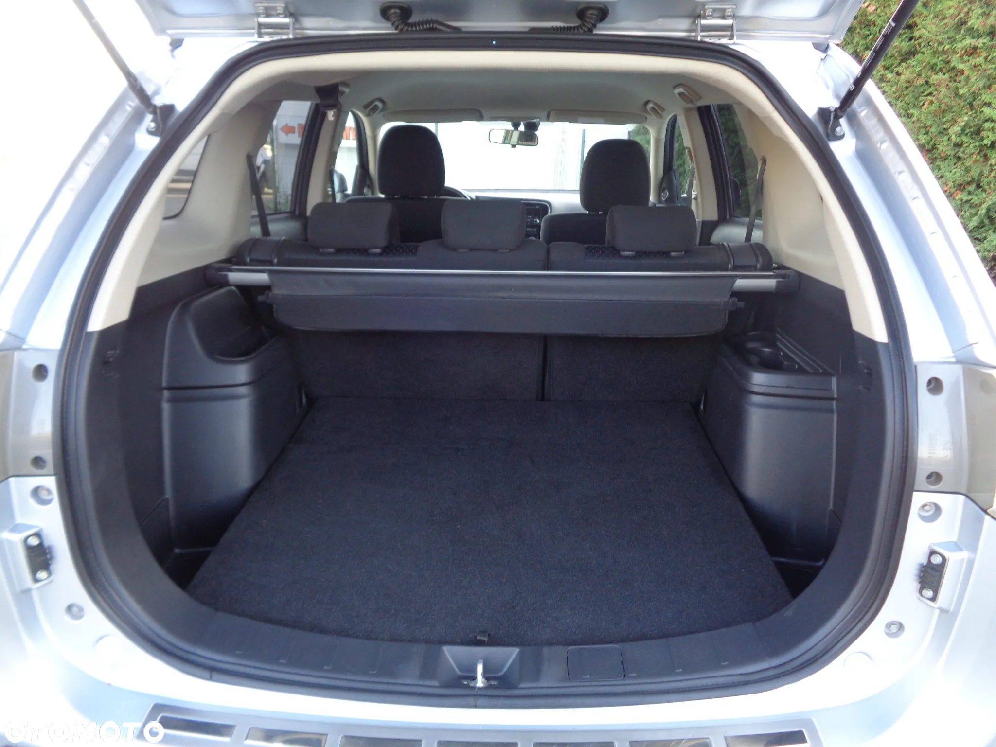 Mitsubishi Outlander - 16