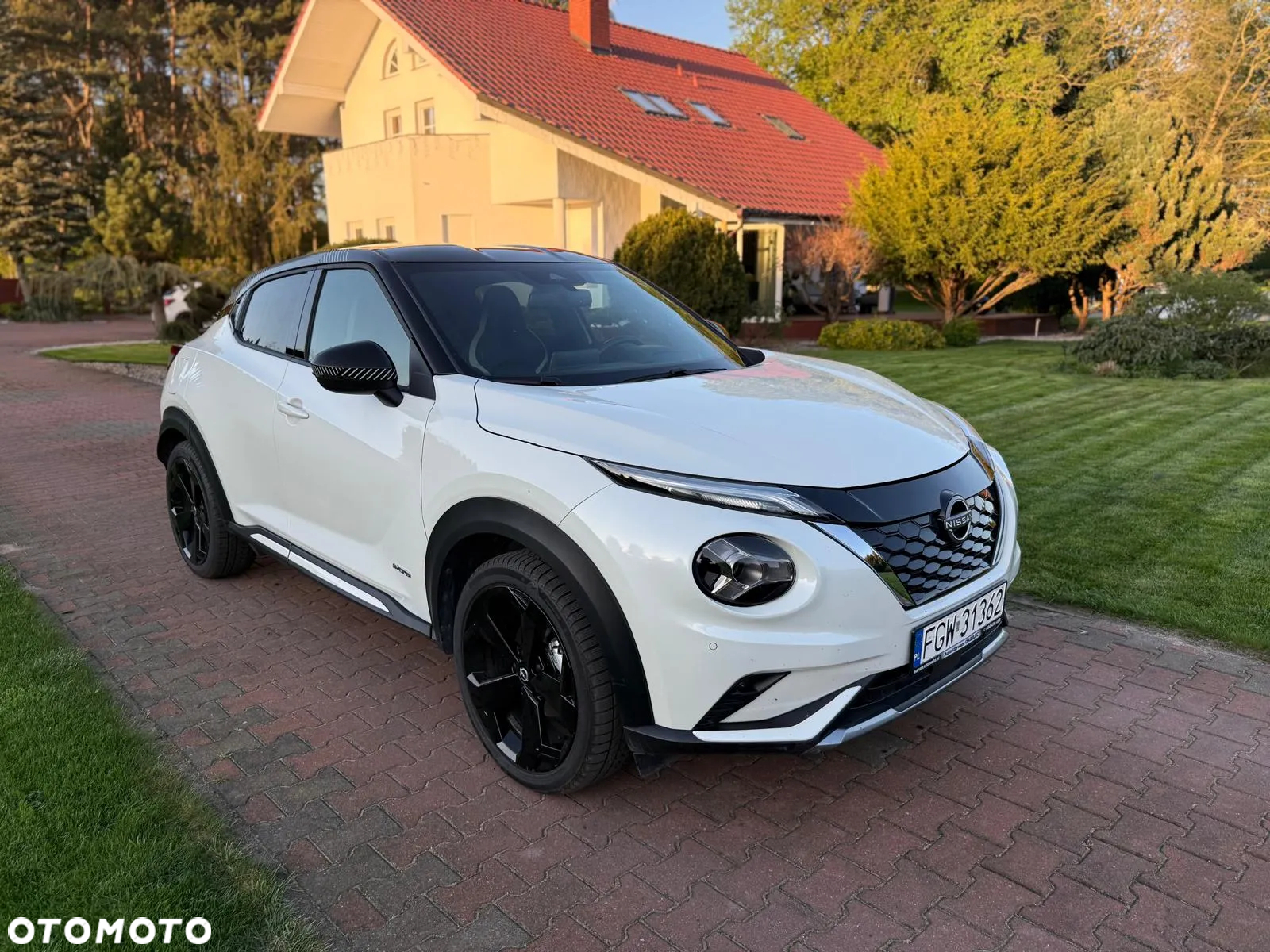 Nissan Juke 1.6 Hybrid 4AMT Premiere Edition - 16