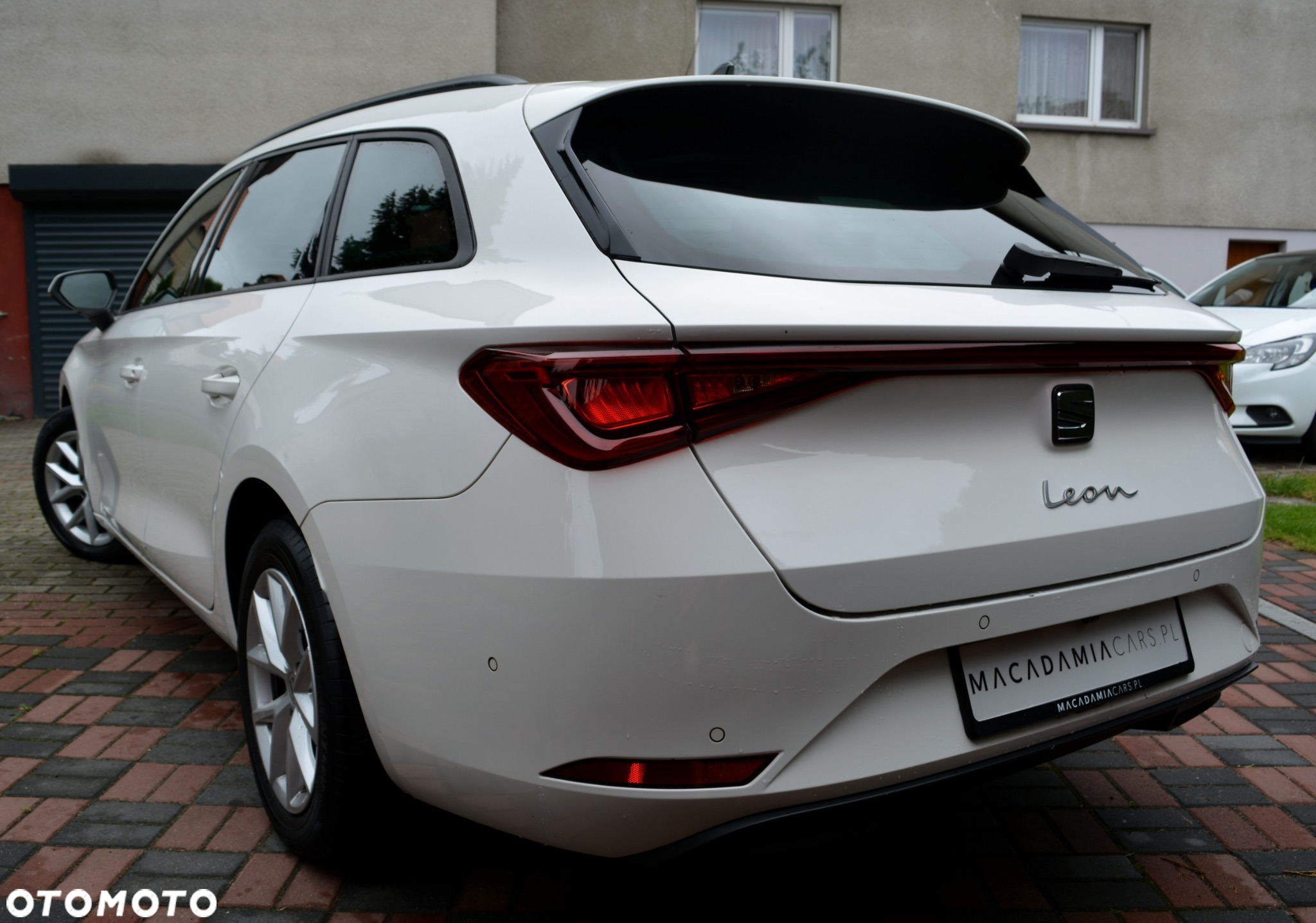 Seat Leon Sportstourer 2.0 TDI DSG Style - 4